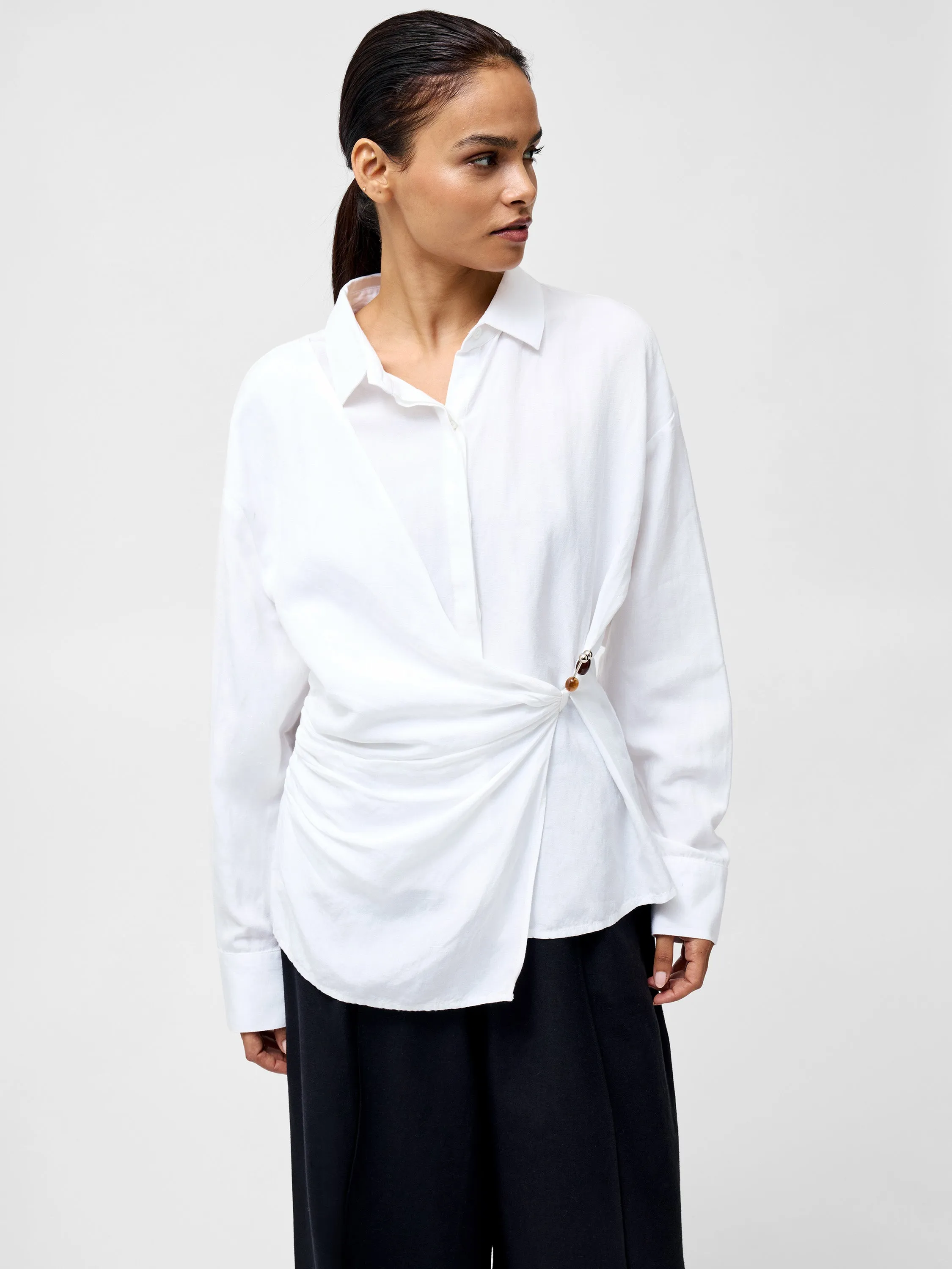 Auri Linen Clasp Shirt